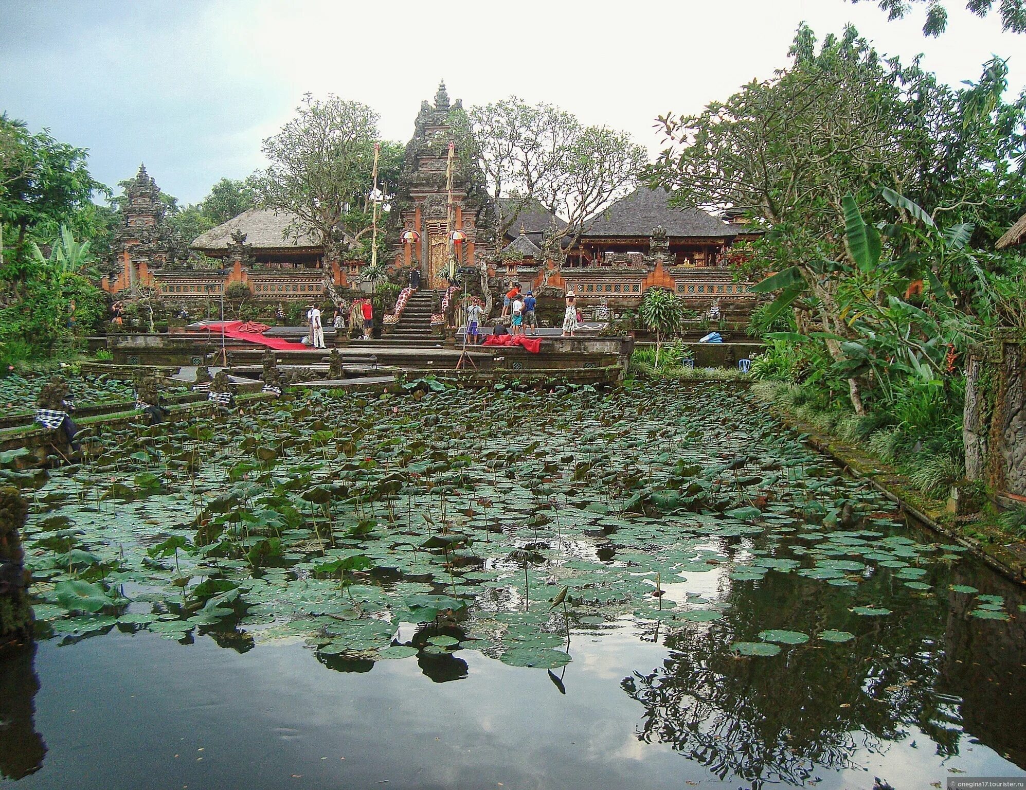 остров тысячи храмов в индонезии. остров 1000 храмов. остров тысячи храмов в индонезии. храм тысячи богов. остров тысячи храмов.
