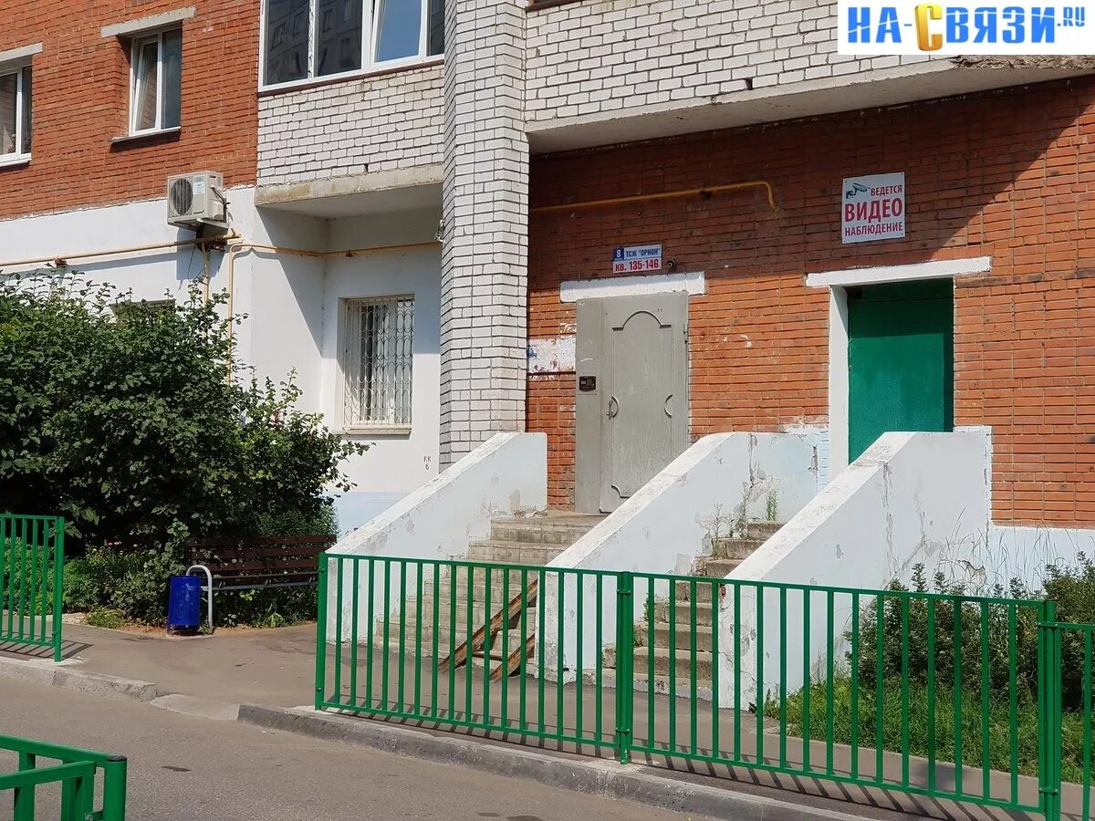В одном доме 8 подъездов