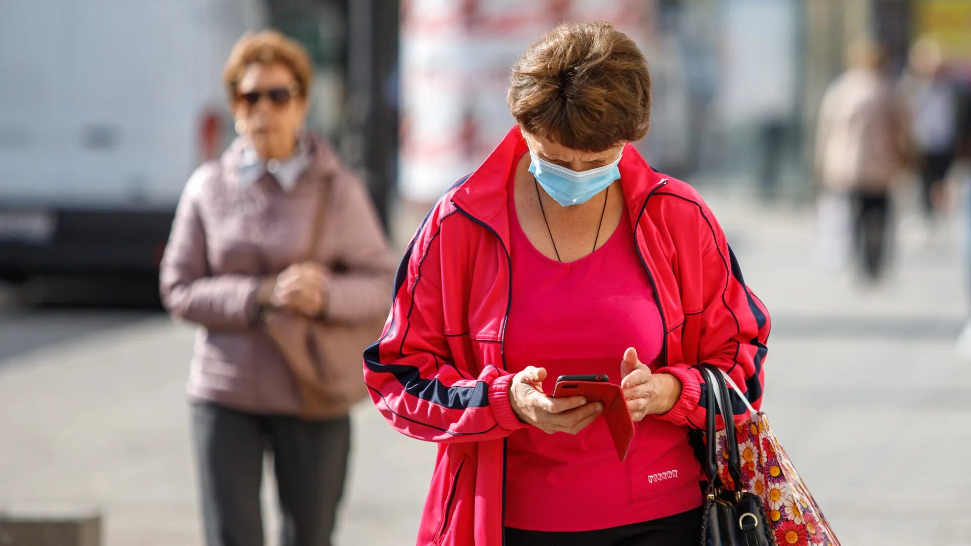 Где работать в ростове. Купеческий двор ростов на дону. Где работать в ростове. Тихий дон здание ростов на дону набережной ростов-на-дону. Ростовский ипподром ростов-на-дону.