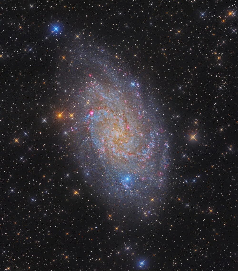 4 5 световых года. Messier 58. 500 Световых лет. 47 Световых лет. Messier 58 черная дыра.