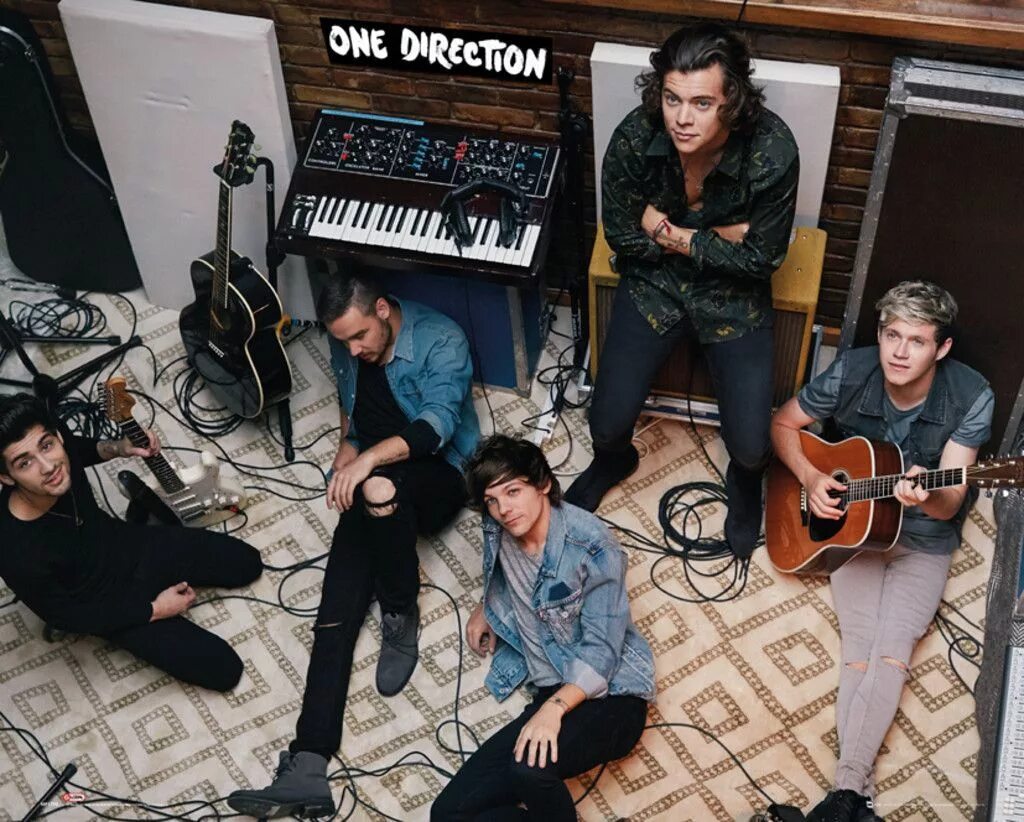 One of the four 1. One Direction four обложка. One Direction Photoshoot. One Direction Photoshoot for four. Story of my Life название группы.