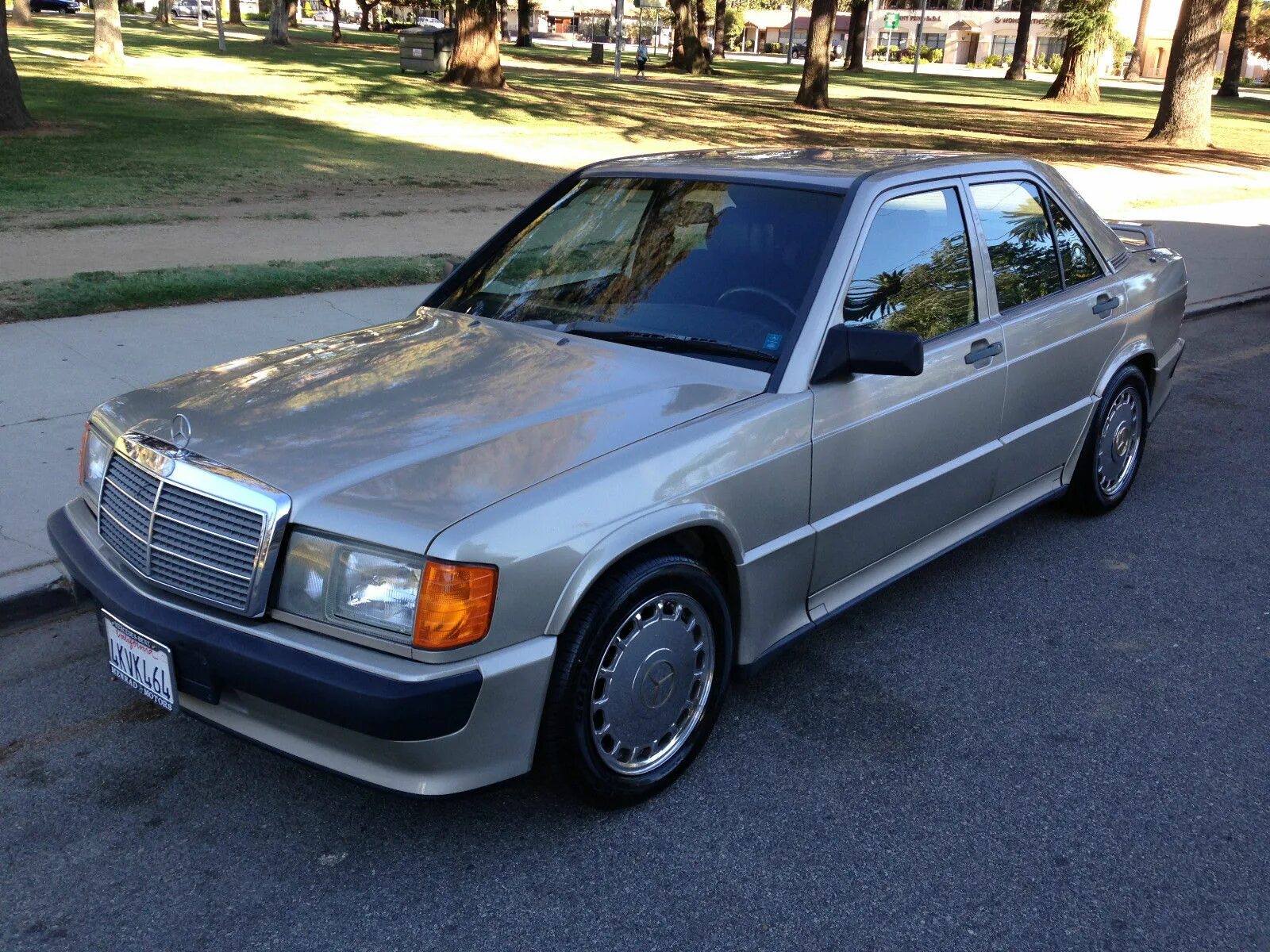 Mercedes 1987. Mercedes Benz 1987. Мерседес Бенц 1987. 1987 Mercedes 190. Mercedes Benz e 1987.