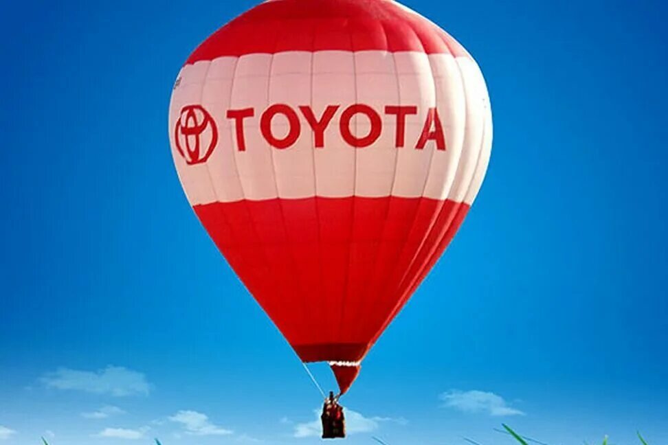Рекламный воздушный шар. Реклама на воздушных шарах. Воздушный шар реклама. Реклама на воздушном шаре. Просто так появляется реклама
