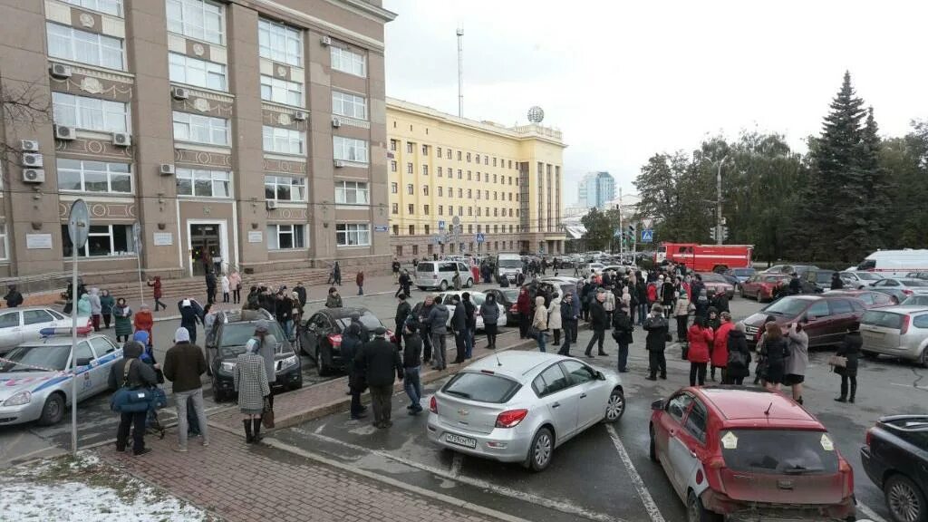 В какой город было эвакуировано правительство. Эвакуация Челябинск. Эвакуация из здания. Эвакуация правительства. Здание администрации Челябинска.