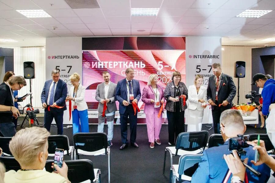 Фото выставки интерткань. Интерткань осень 2024. Выставка интерткань. Выставка интерткань. Выставка интерткань.