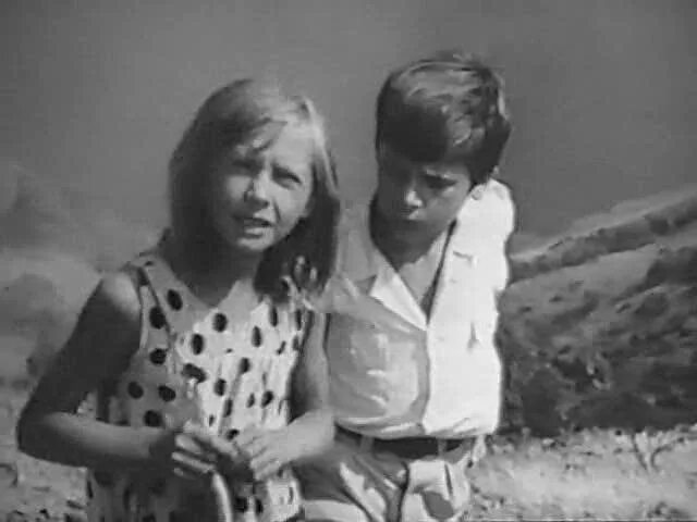 Девочка и эхо вырезанные. Девочка и эхо вырезанные. Девочка и эхо вырезанные. Бракните девочка и эхо. Девочка и эхо вырезанные.