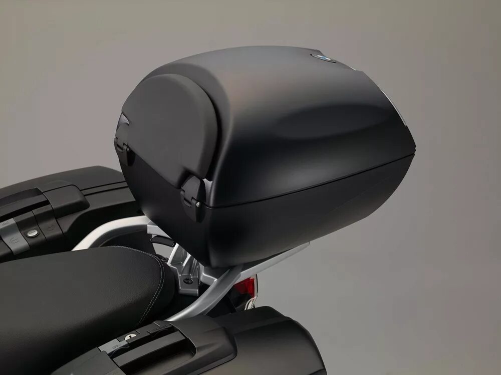 F800r bmw с боковыми кофрами. Bmw f800gs vario кофр спинка. кофры bmw. кофры bmw r1200gs. спортивный кофр bmw f800r.