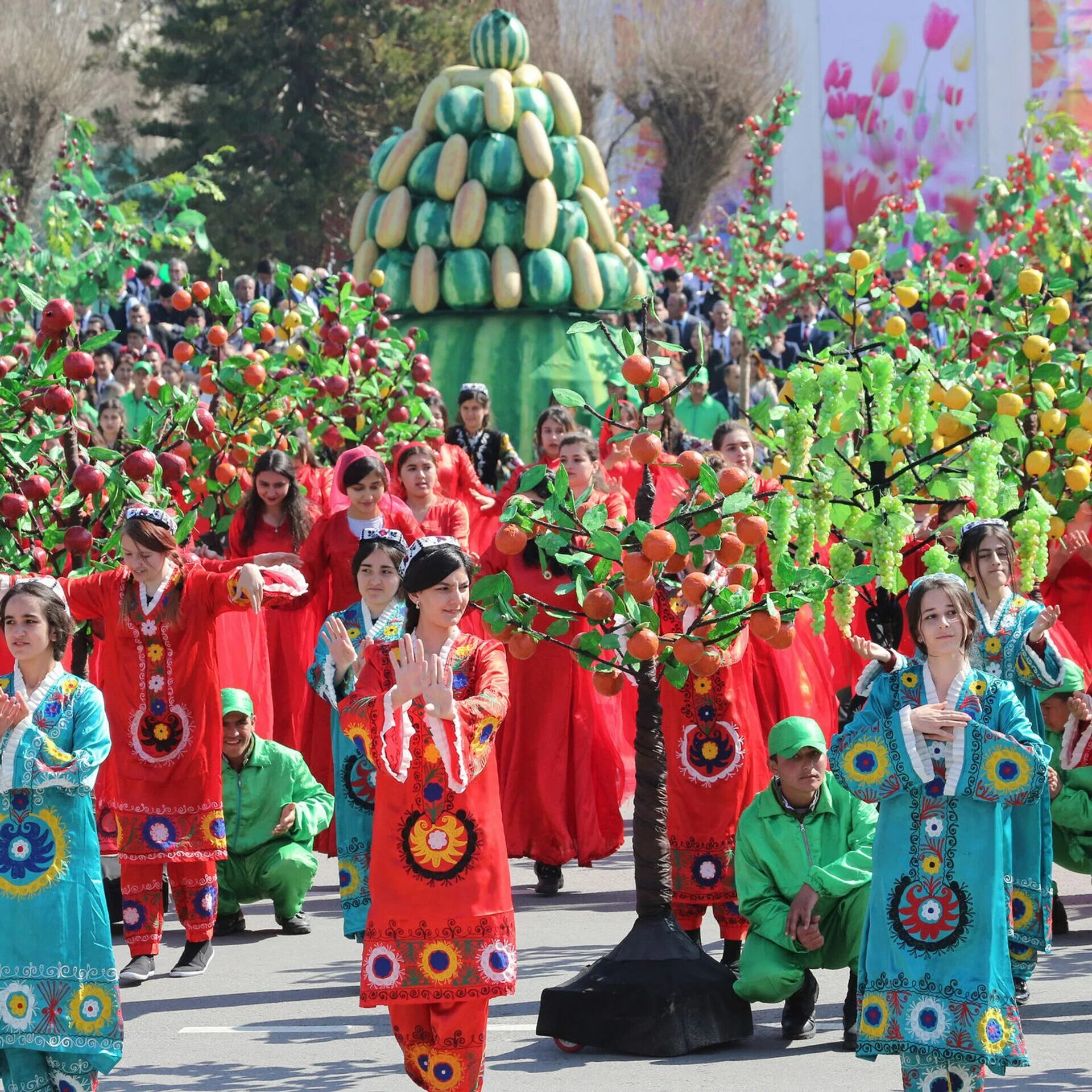 Навруз Таджикистан Душанбе. Национальный праздник Навруз в Таджикистане. Навруз 2023 в Таджикистане. Таджикистан Навруз байрам.