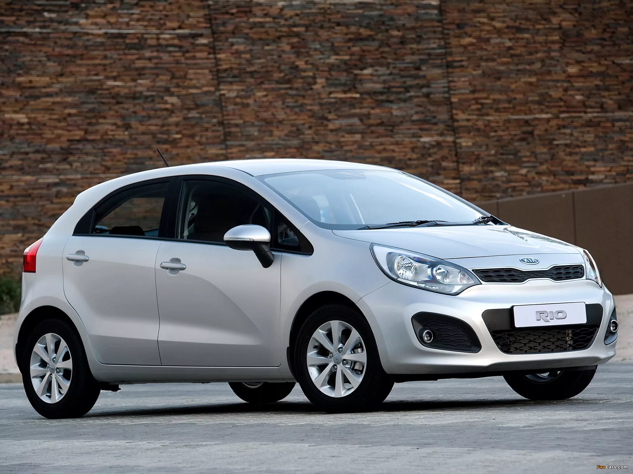 Купить киа рио 2011г. Kia Rio 5. Kia Rio 2011. Kia Rio 1. Киа Рио 2011г хэтчбек.