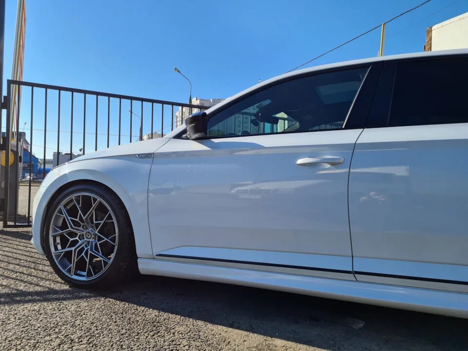 Диски ff10 r17. Ff10 диски. hre ff10 r19. диски hre ff10 r17. диски hre ff10 optima.