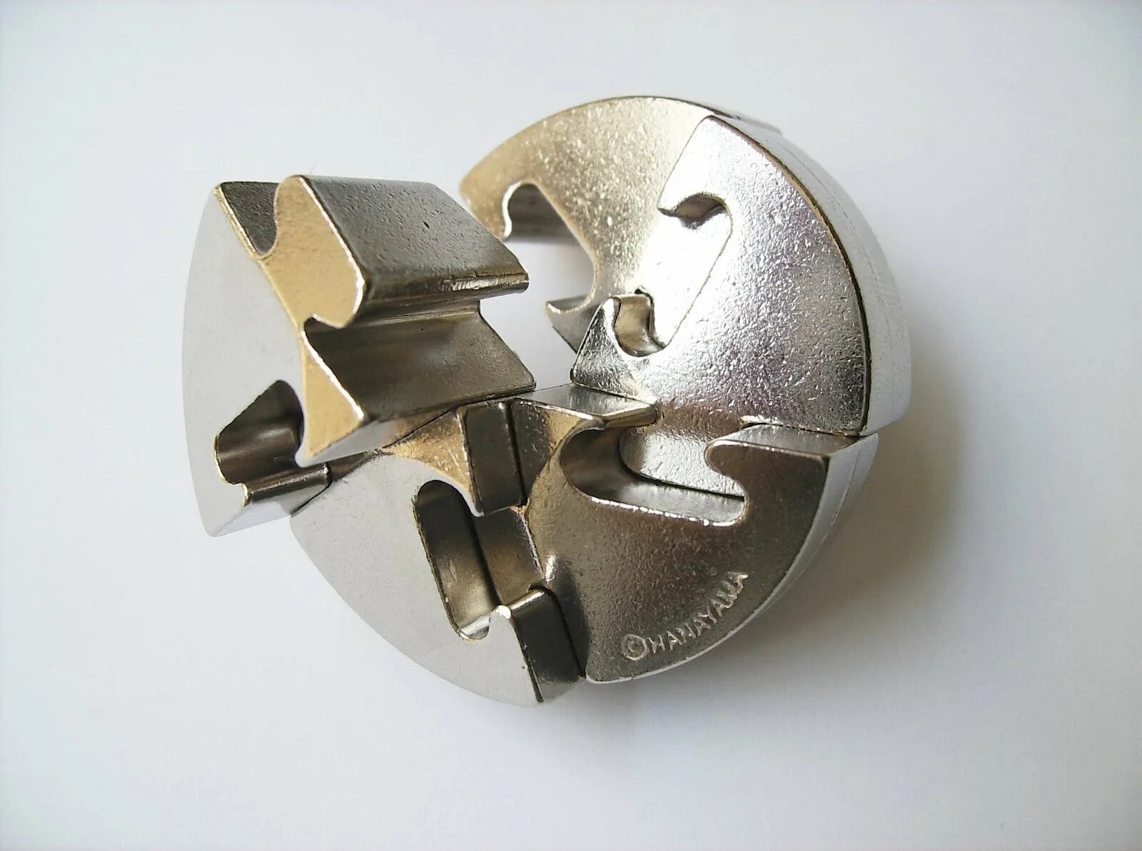 Huzzle cast. Головоломка Huzzle Cast спираль. Головоломка Infinity Hanayama. Головоломка Hanayama Cast Puzzle. Hanayama головоломки спираль.