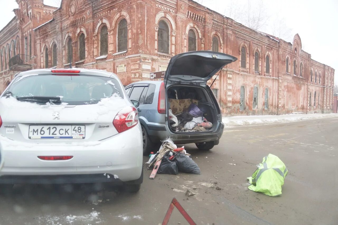 Чп елец сегодня. Аварии в ельце на перекрестке. лавский перекресток елец. елец перекрёсток сверлова.