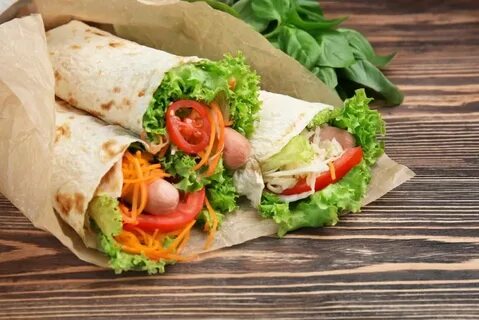 Шаурма с колбасой и овощами