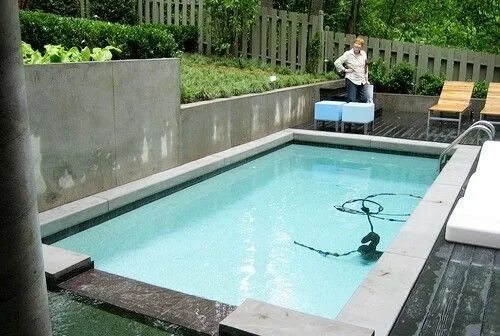 Открытый бассейн на даче. Бассейн на даче. Небольшой бассейн для дачи. Бассейн на участке. Терраса с бассейном.