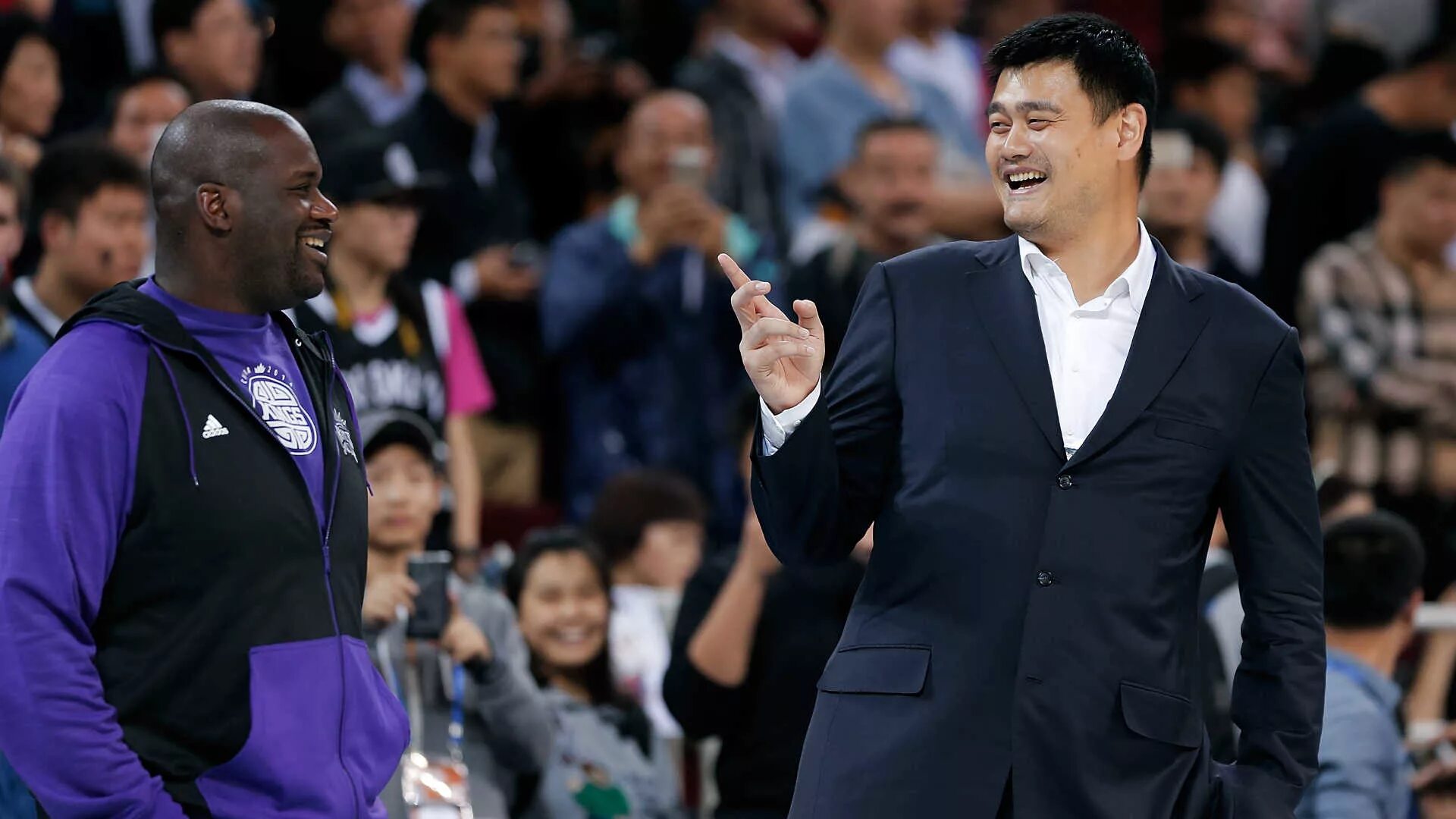 Yao ming. Яо мин. Яо мин баскетболист. Яо минг рост.