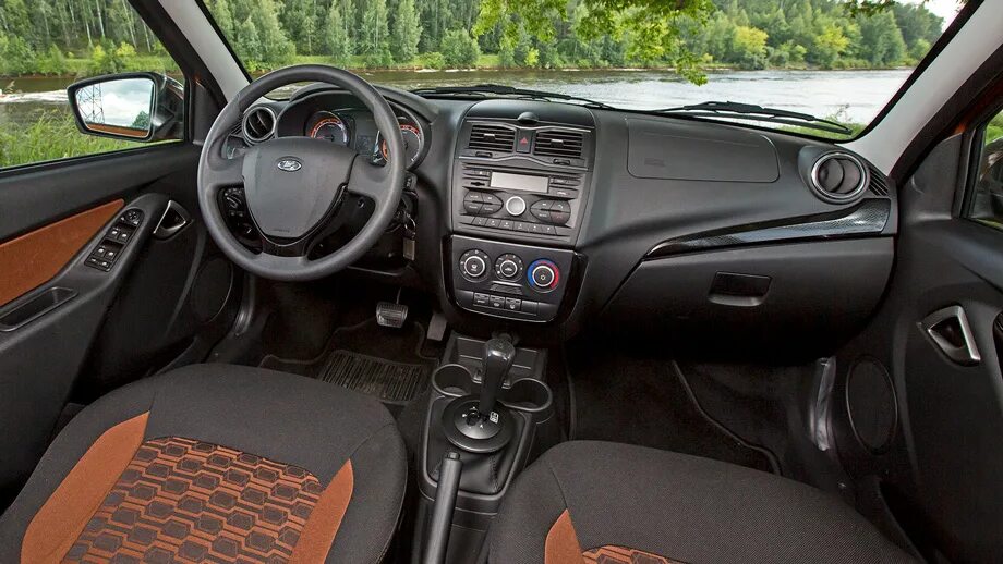 Купить б/у Lada (ВАЗ) Granta I Рестайлинг Cross 1.6 AMT (106 л.с.) бензин робот 