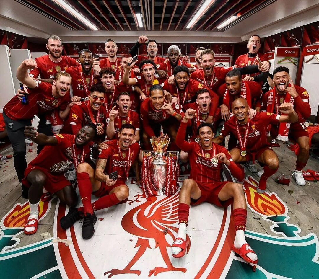 Players league. Футбольная команда Ливерпуль. ФК Liverpool. ФК Ливерпуль 2020 чемпион Англии. Ливерпуль победитель АПЛ 2020.