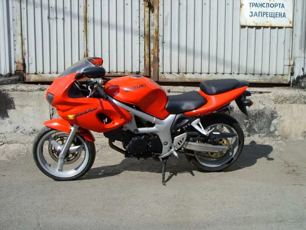 Suzuki SV 400. Suzuki sv400s 2000 год. Honda sv400s.