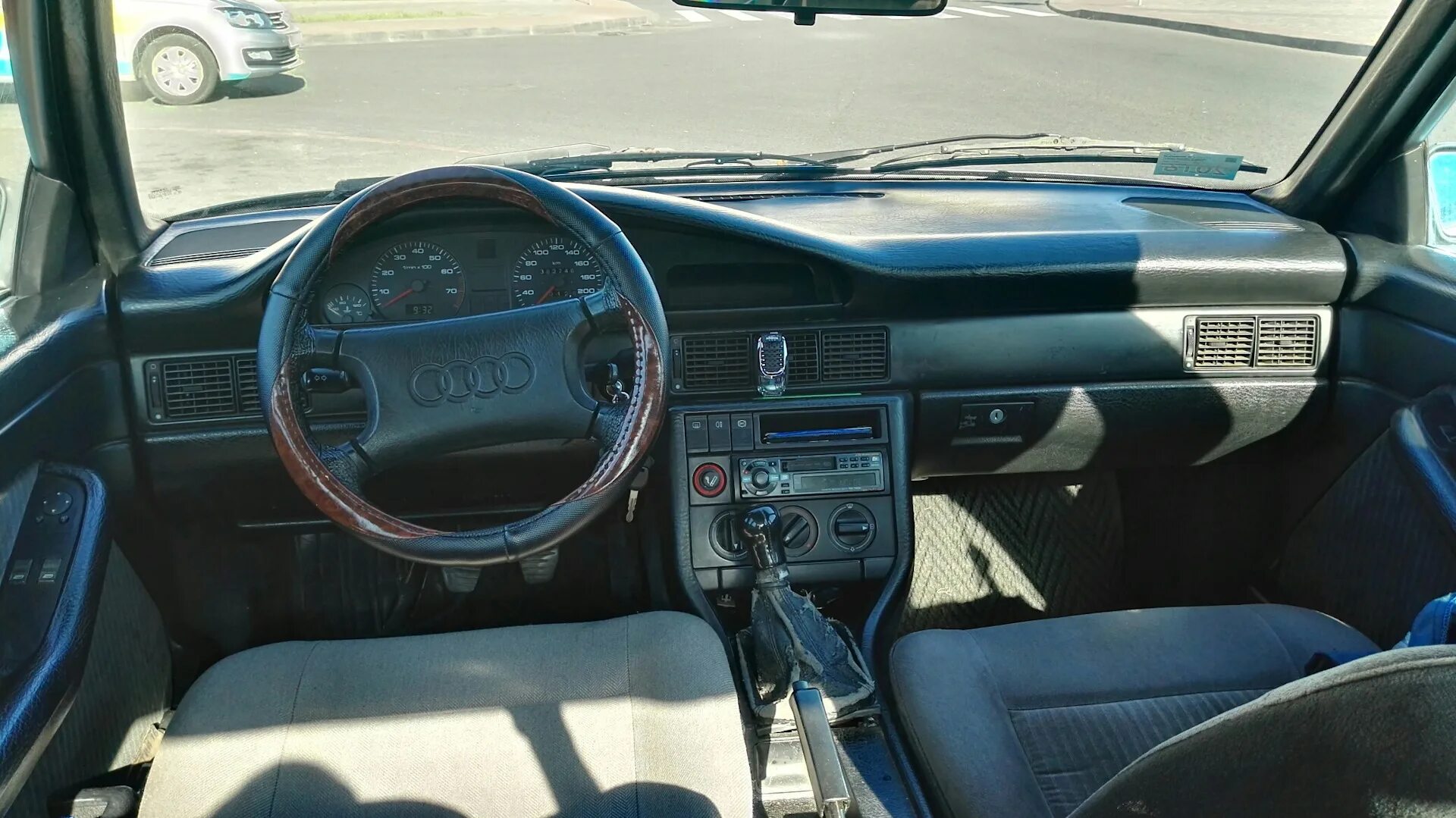 Ауди селедка. Ауди 100 с3 плоскоручка. Ауди 100 селедка. Audi 100 салон селедка. Audi 100 бочка.