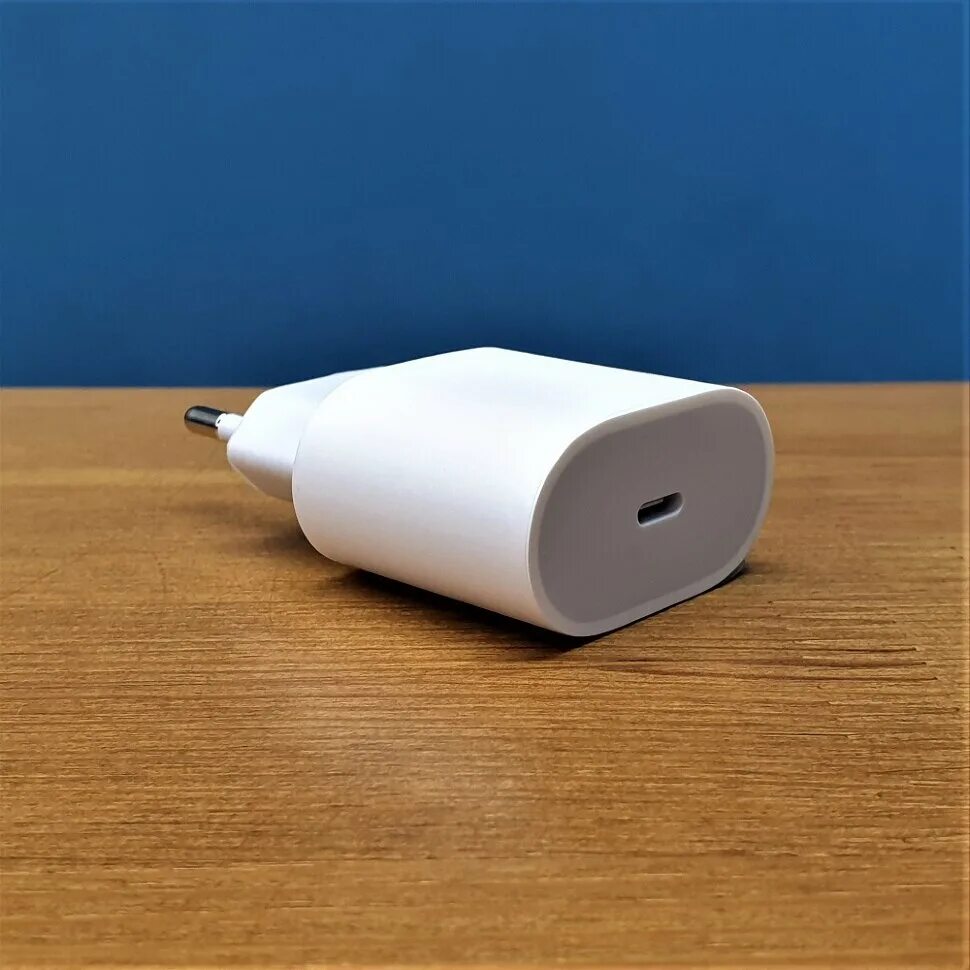 Блок быстрого питания айфон. Сетевая зарядка apple mu7v2zm/a. зарядка 18 ватт apple type-c. зарядный блок apple 20 вт. зарядка эпл 18 ватт.