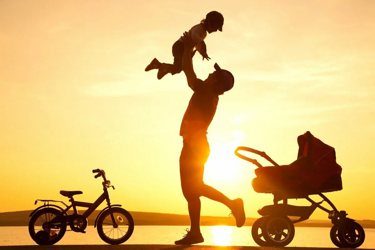 Картинка папа. Папа в моей жизни. Коляска на закате. Воспитание ребенка. Картинки для пап.