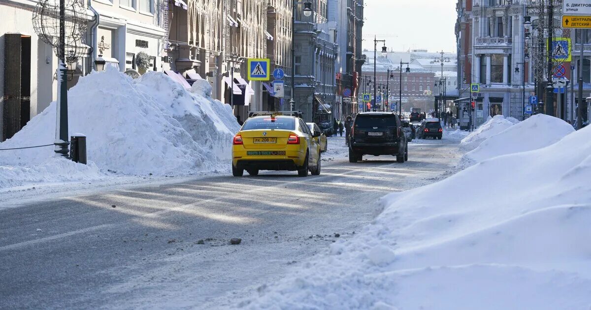 Сугробов ру. Сугробы в Москве. МКАД после снега. Снег м можагадане фото.