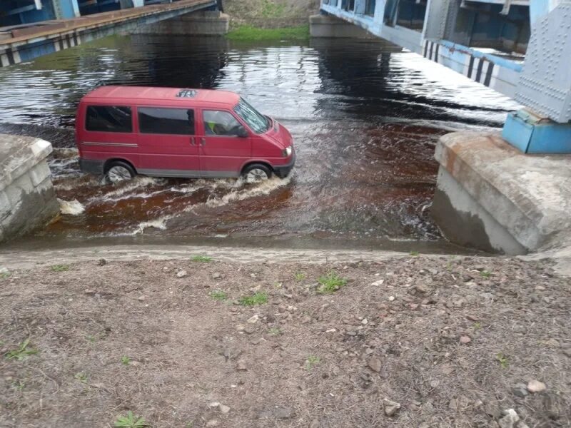 Подъем воды в брянске сегодня. Река Свень Брянск. Ходаринка Брянск озеро. Потоп в Брянске. Потоп Ходаринка.