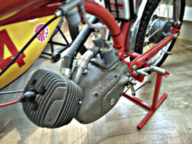 Шоссейно кольцевой. Шоссейно-кольцевой микромотоцикл «Рига-6с» (1966-1968). Шоссейно-кольцевой микромотоцикл Рига. Самодельные микромотоциклы. Рига 6.