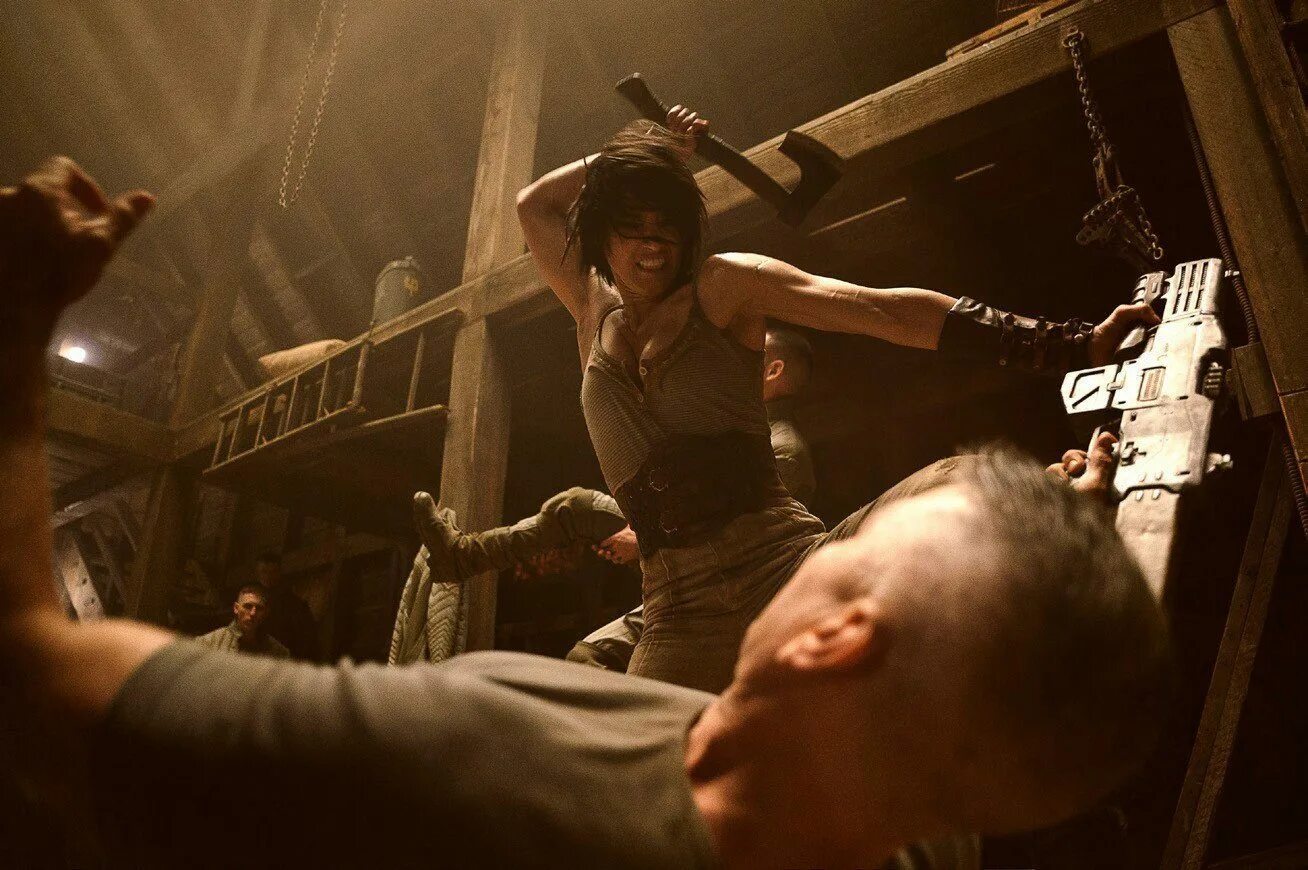 Мятежная луна дарующий шрамы дата выхода. Чарли ханнэм мятежная луна. София бутелла. Мятежная луна дарующий шрамы дата выхода. Мятежная луна фильм.