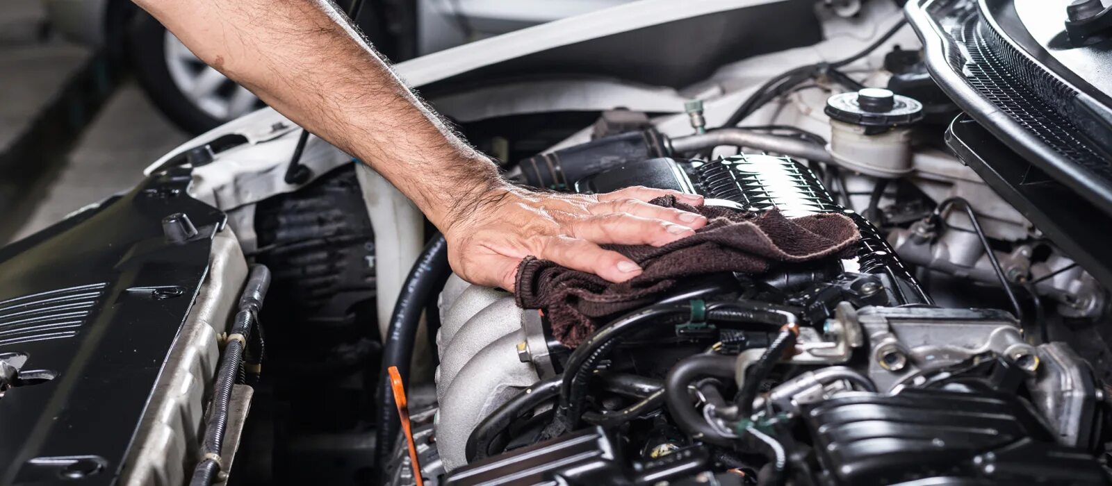 Техобслуживание автомобиля. Автослесарь. Engine maintenance. Техническое обслуживание судовых двс. Engine maintenance.