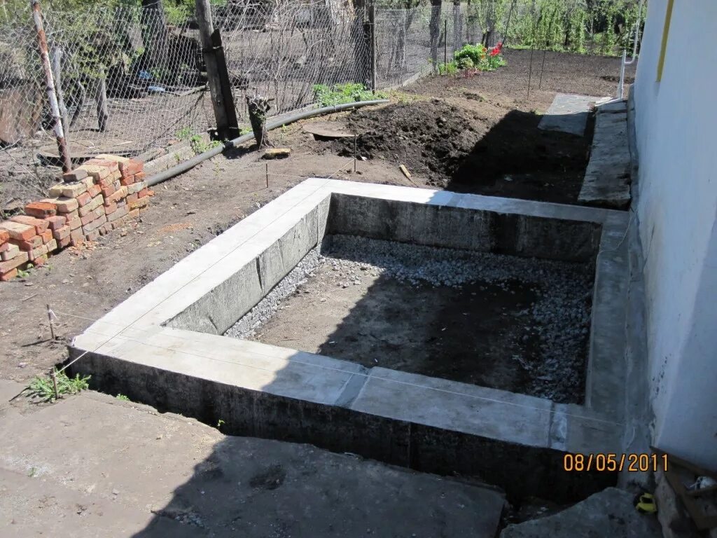 Пристройка к дому из пеноблоков фундамент. Пристройка на блоках. Фундамент для веранды. Пристройка к дому из пеноблоков фундамент. Фундамент для пристройки из пеноблоков.