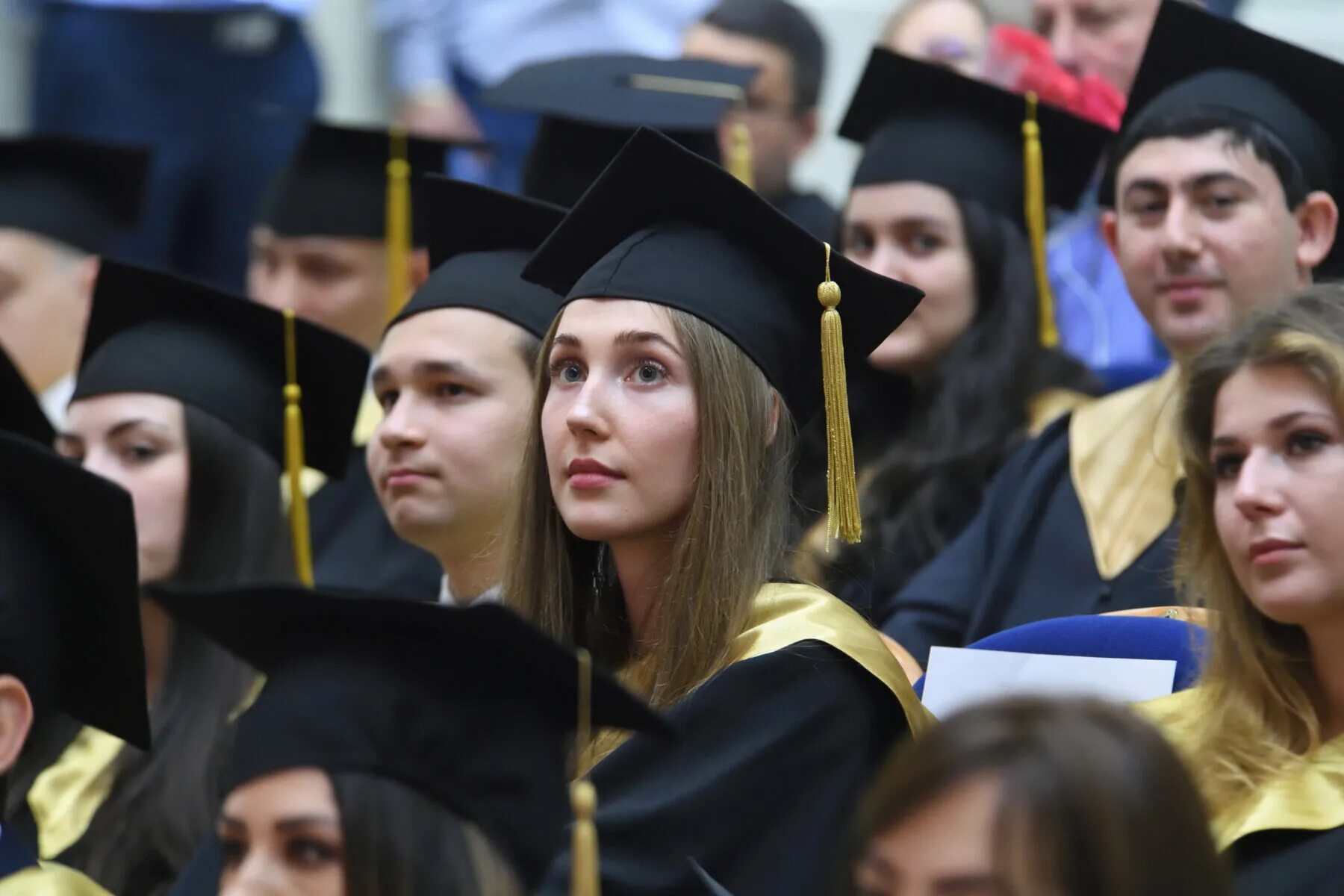 Школа вуз магистратура бакалавриат. Конкурс в МГУ магистратура. Выпускники бакалавра ВШБ МГУ 2021. Вручение дипломов выпускникам МГУ 2021.