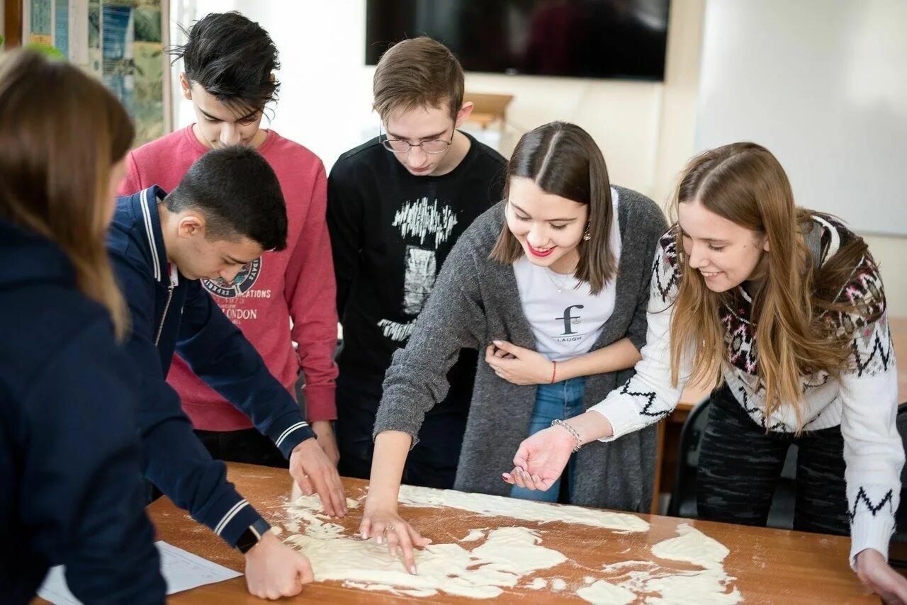 Интересные игры для подростков. Студенческая молодежь. Интеллектуальная игра для молодежи. Интеллектуальная молодежь. Культурные мероприятия студентов.