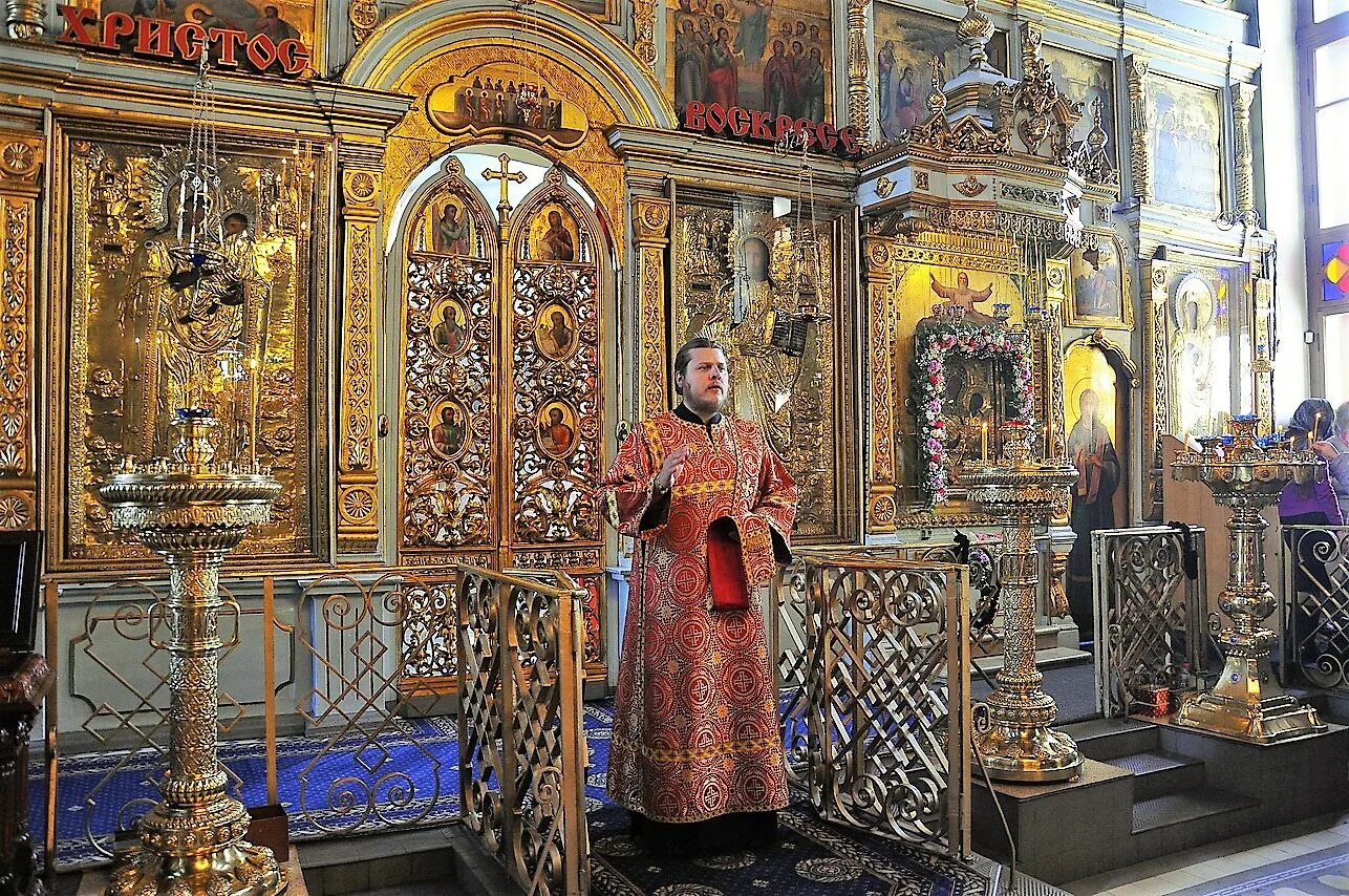 тихвинская икона на аналое. храм тихвинской иконы божией матери в алексеевском. тихвинский храм в алексеевском внутри. храм тихвинской иконы божией матери в алексеевском внутри. тихвинская икона божией в москве храм.