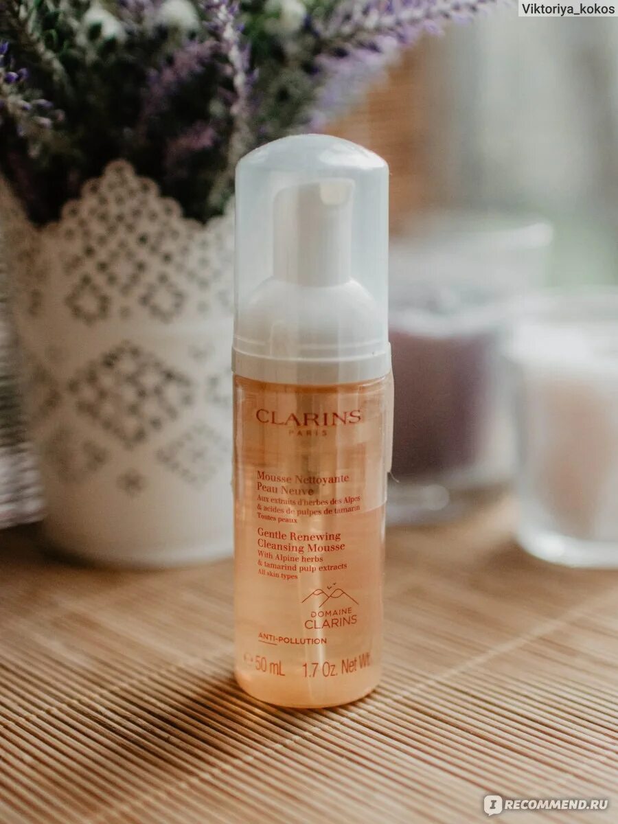 Мусс для лица. Мусс clarins. Clarins lip milky mousse 06. Clarins mousse. Clarins white plus.