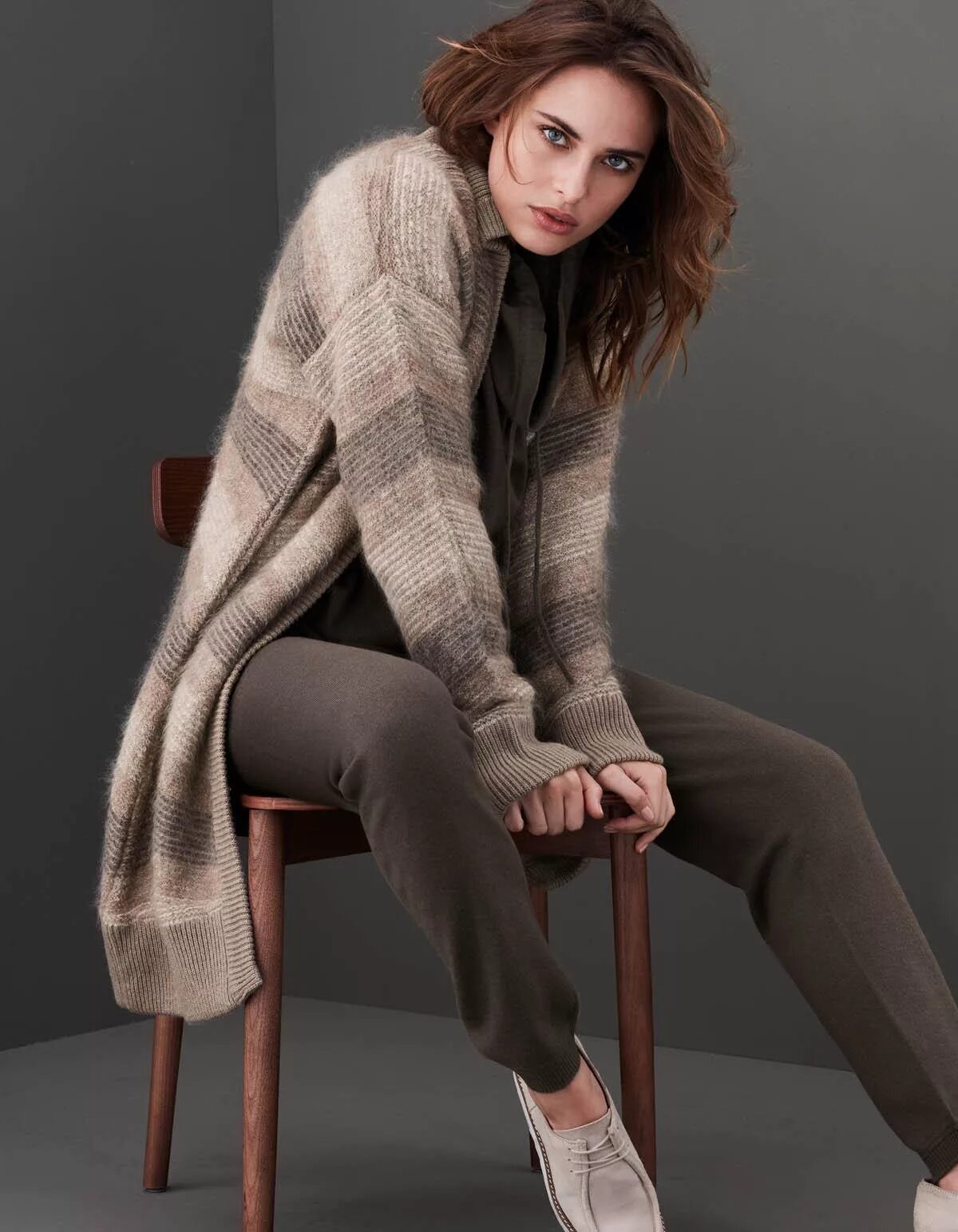 Фалконери мега химки. Блейзер фалконери. Фальконери магазин. Пальто/кардиган falconeri. Фальконери магазин.