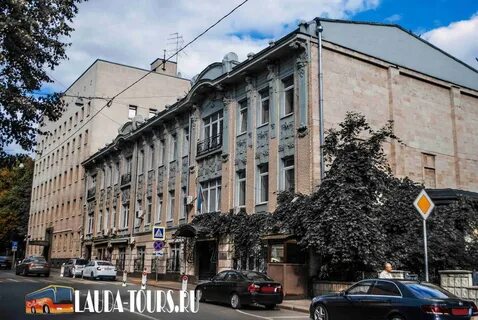 Сегодня посольство работает