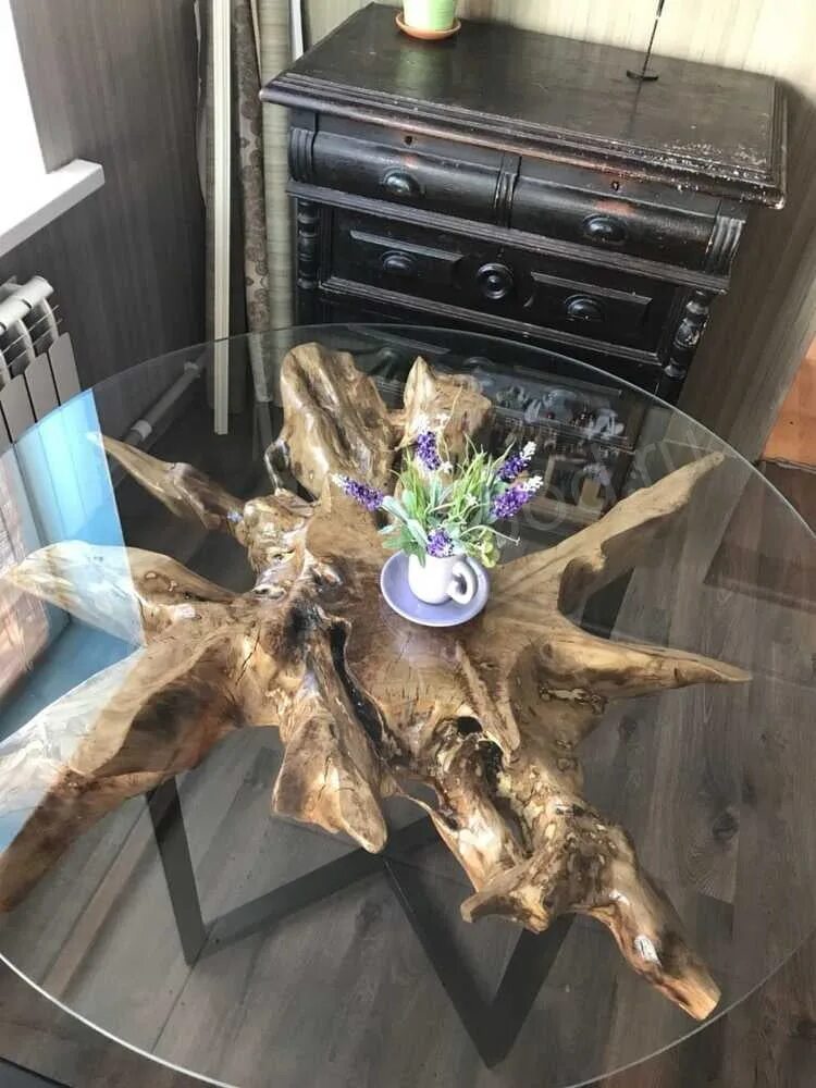 Стол какой корень. Столик из коряги и стеклянно столешницы. Стол какой корень. Стол из корня. Скульптура из корня дерева.