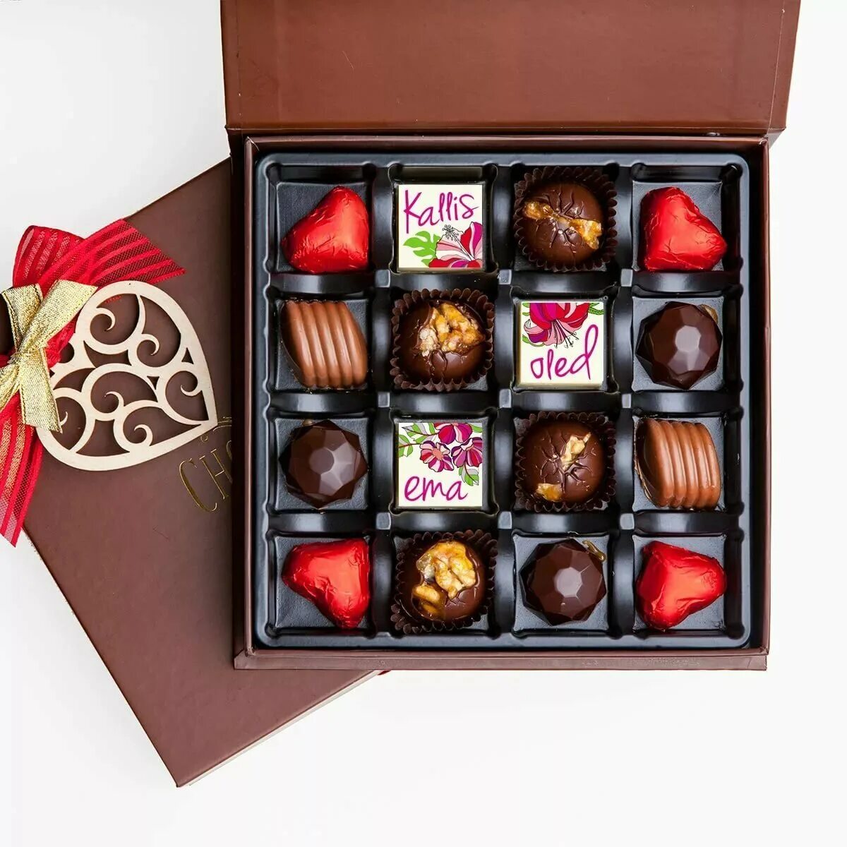 Самые вкусные конфеты на подарок. Коробка конфет. Конфеты в коробках. Конфеты в красивой коробке. Шоколадные конфеты в коробках.