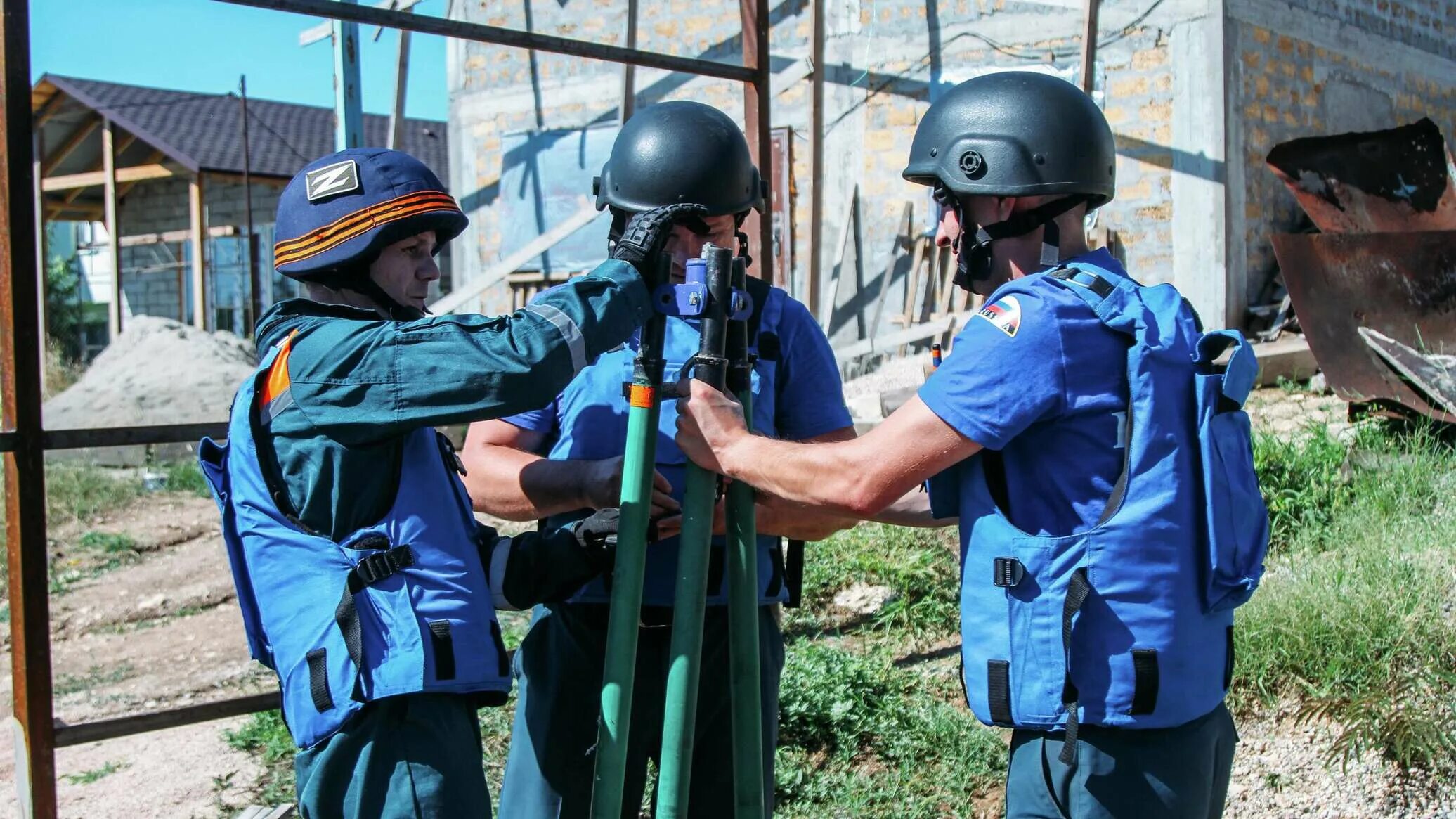 Севастополь новости на сегодня военные происшествия. Профессиональная подготовка пожарных. Саперы МЧС. Вся МЧС города. В Севастополе обезвредили бомбу.