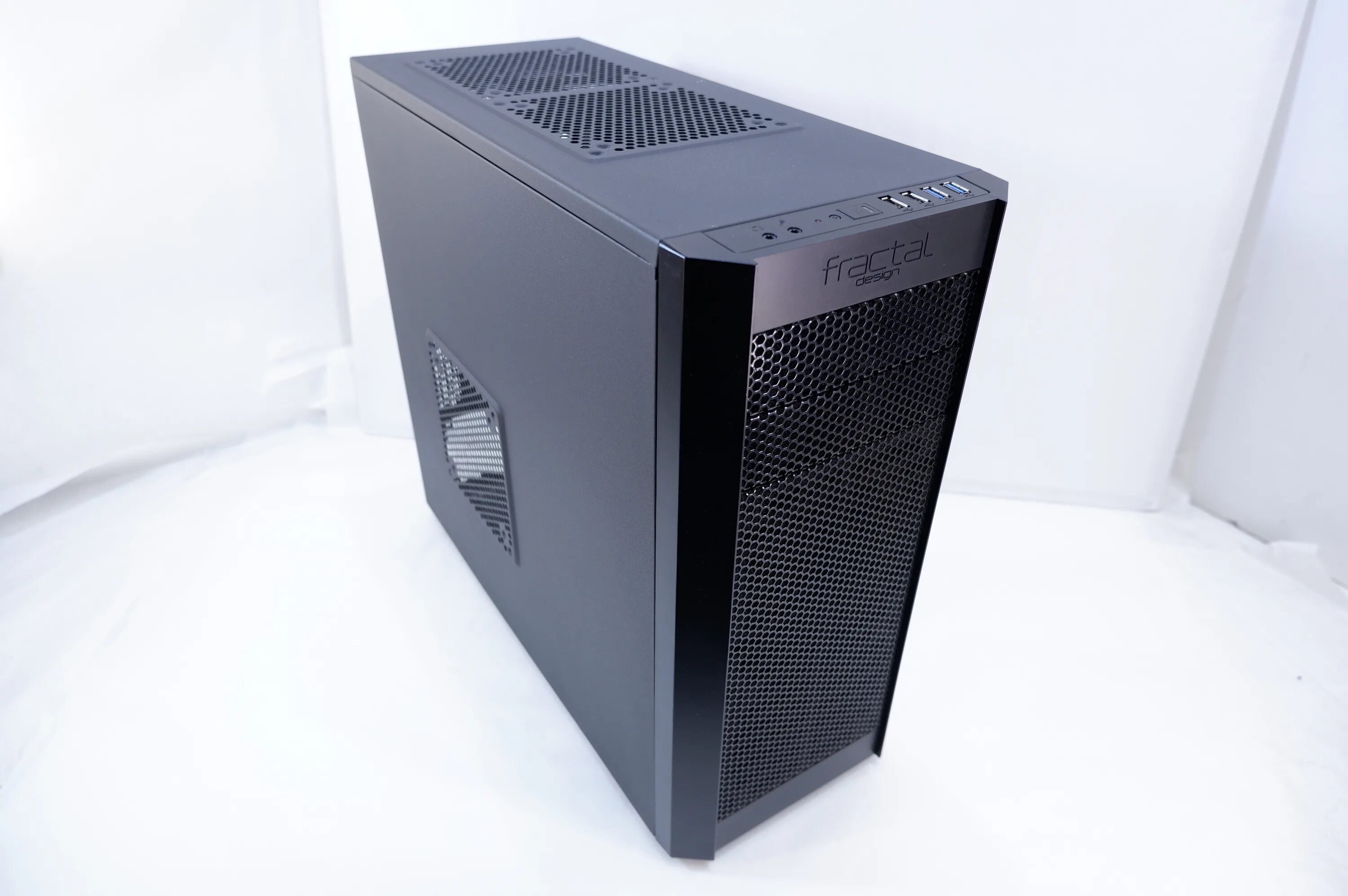 Fractal design core 3300. Fractal design core 1100. Fractal design core 500. Fractal design core 2400. Miniitx fractal design core 500.