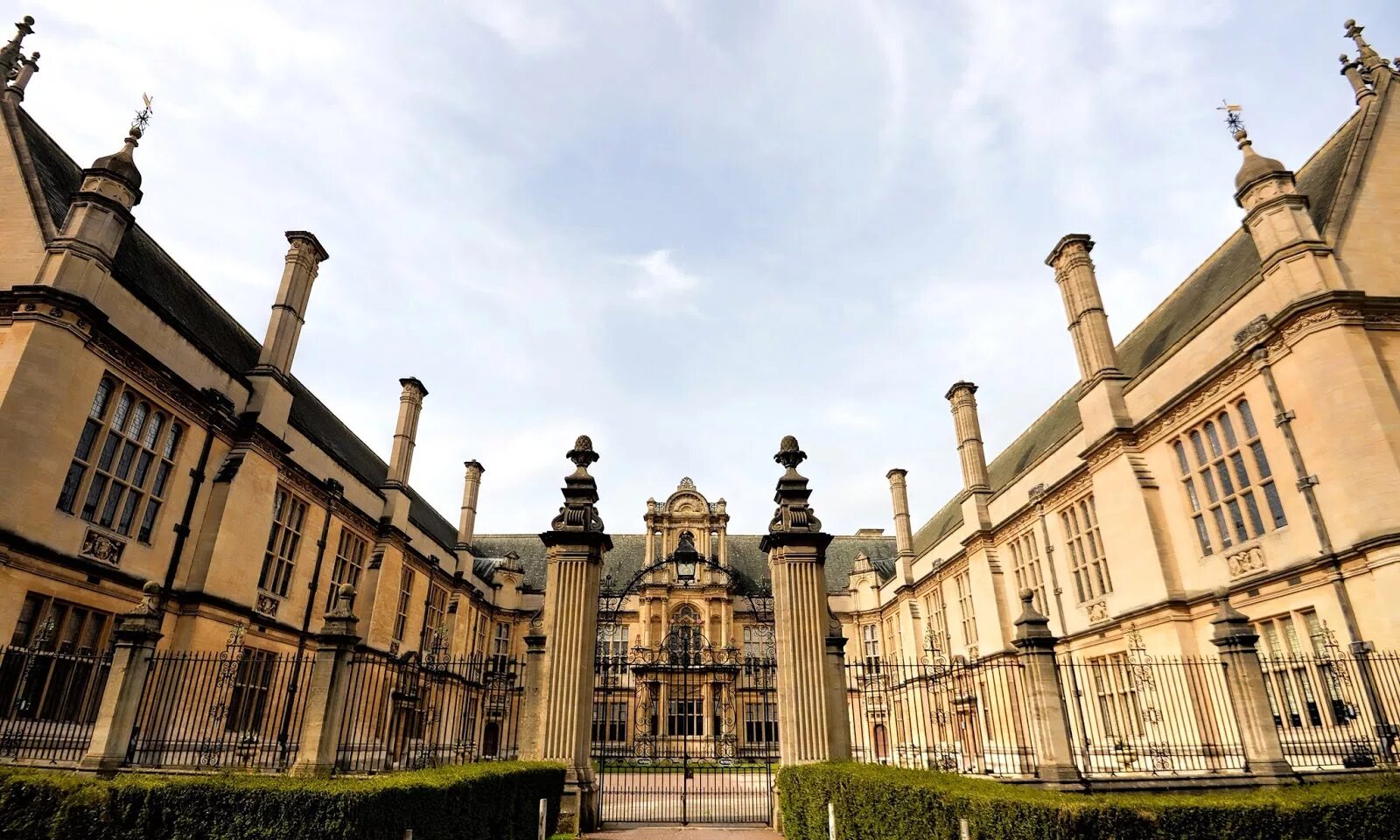 Oxford university town. Сити-оф-Оксфорд университет. Оксфордский университет Великобритания. Англия графство Оксфордшир Оксфорд Оксфордский университет. Оксфорд 1096.