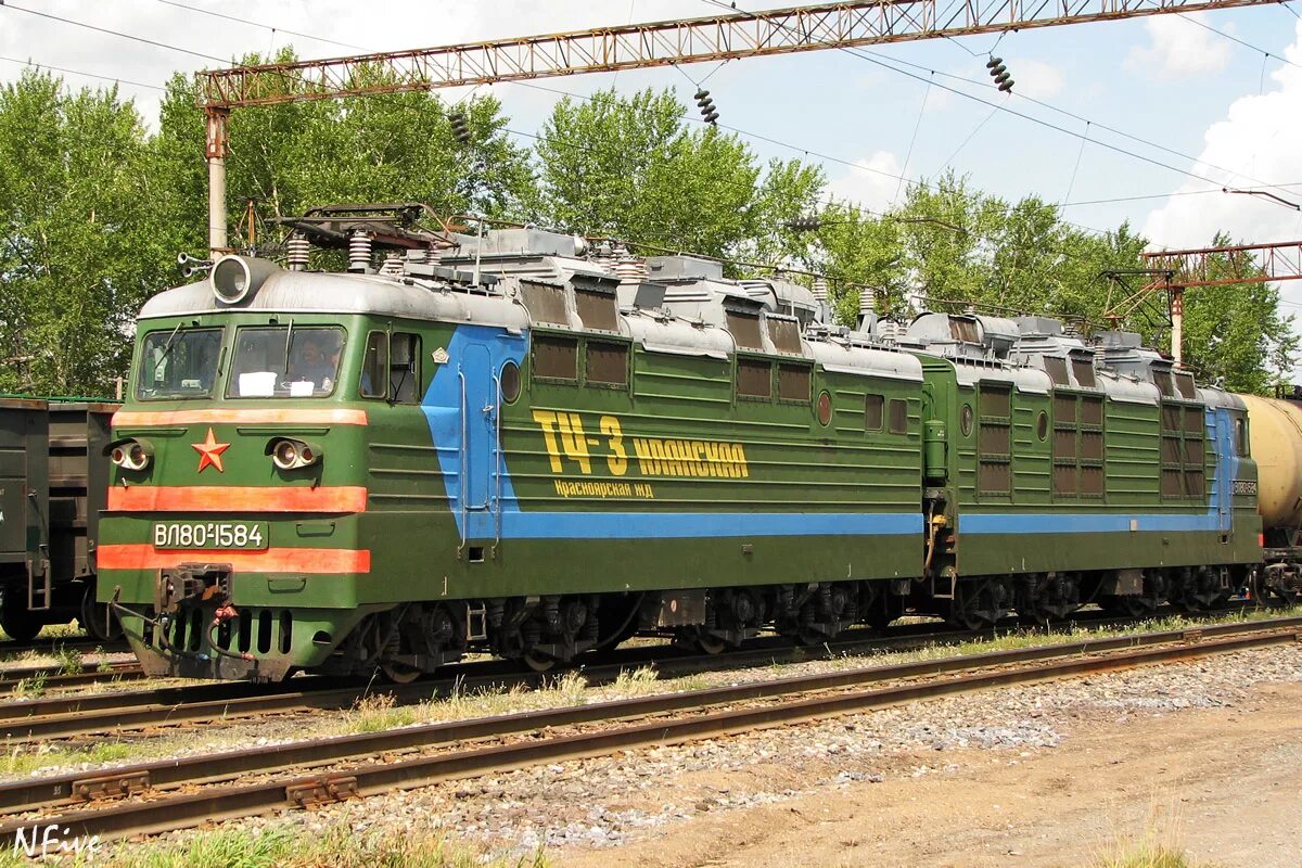 Локомотив вл 80. Вл80 электровоз. Локомотив Железнодорожный вл80. Вл80р-1504. Электровоз вл80р