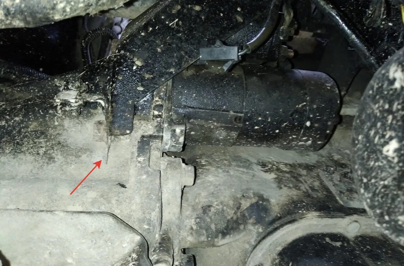 Должна ли дублироваться масса на стартер? - Mitsubishi Pajero (2G), 3 л, 1997 го