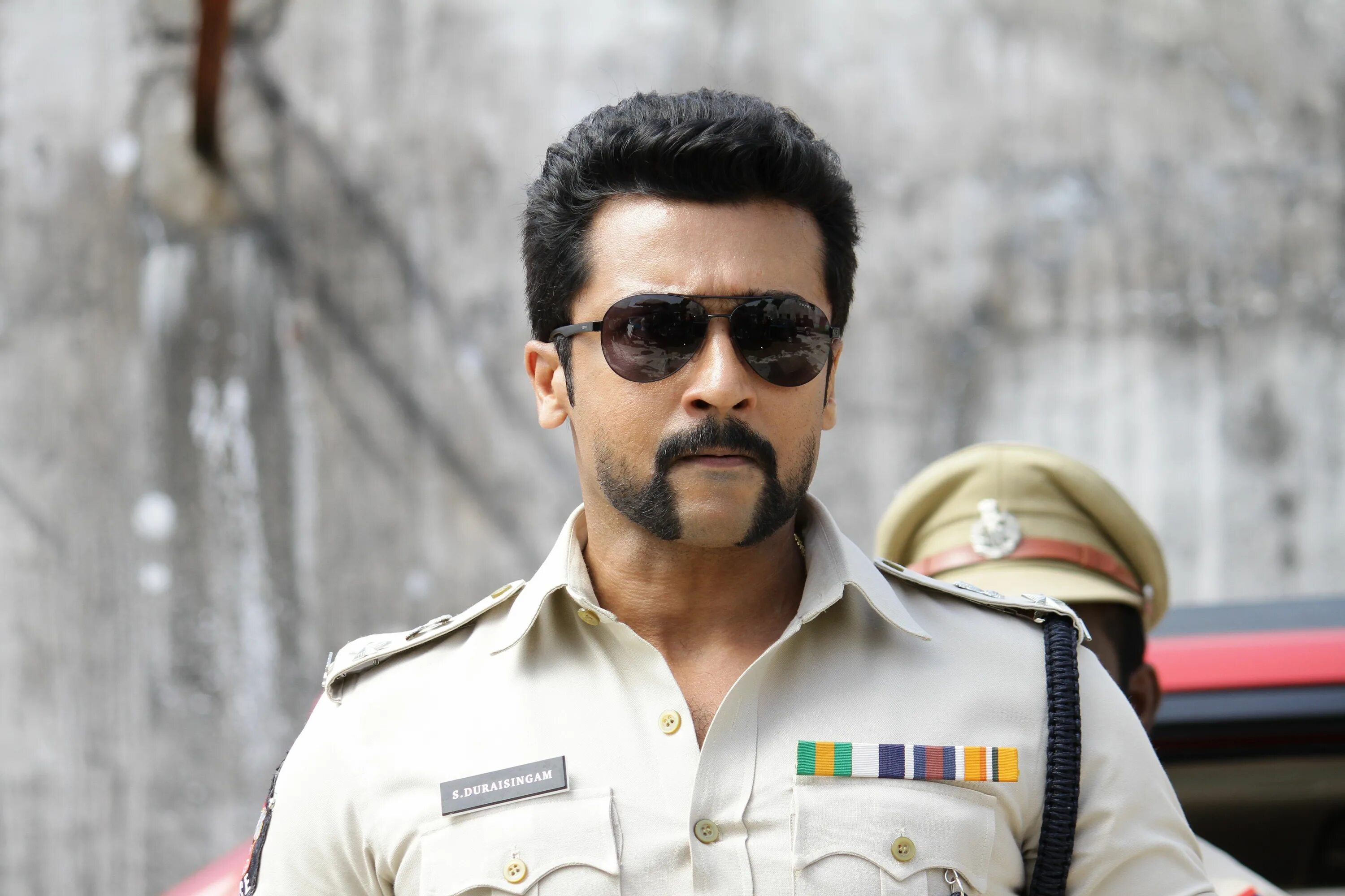 Suriya luxury. Сурья Шивакумар Сингам. Сингам / Лев (Singham) 2011. Болливуд Сингам.