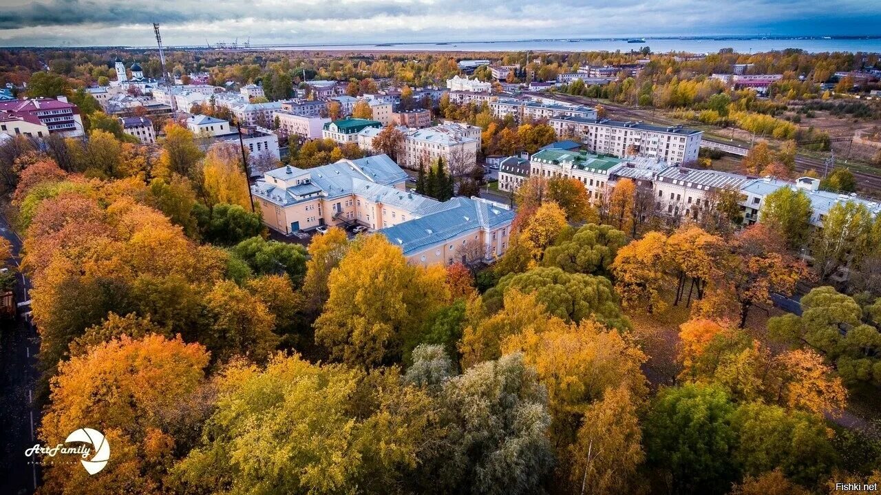 Г Ломоносов Ленинградская область. Ломоносов город Ленинградская. Город Ораниенбаум Ленинградской области. Г Ломоносов Ораниенбаум.