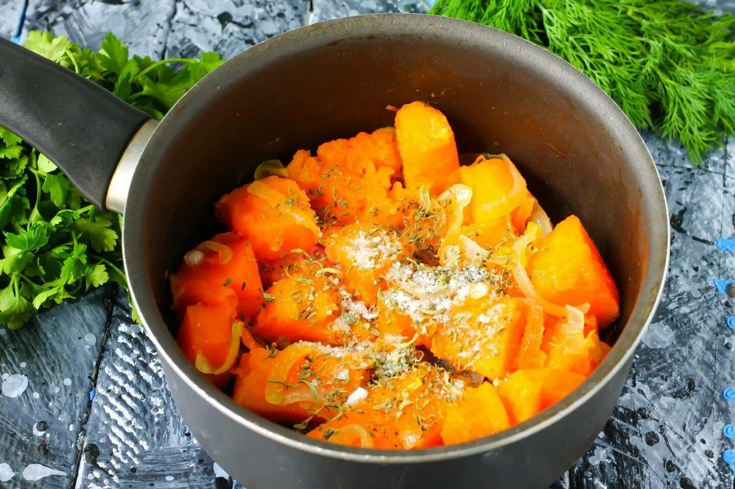 Рагу из моркови рецепты. Как приготовить морковный рагу. Овощное рагу с капустой. Рагу геншин. Овощное рагу с рисом и кабачками.