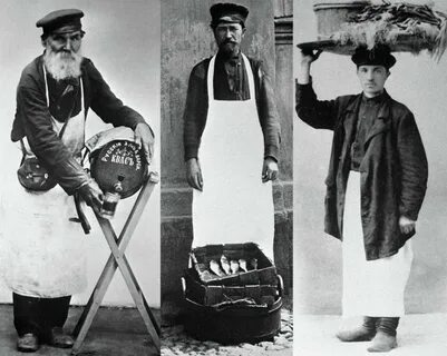 Чемодан внес лакей петрушка малый лет тридцати