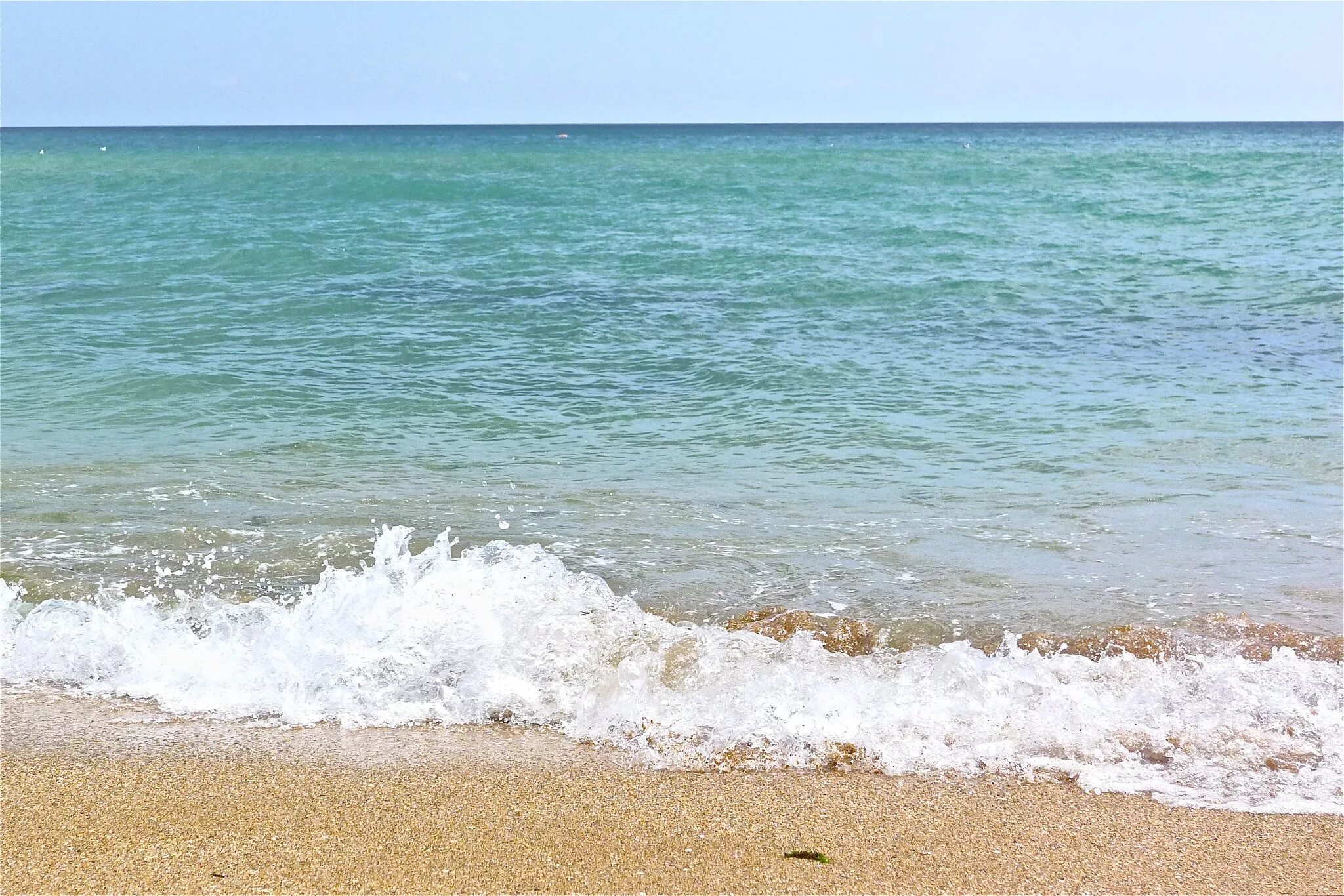 Пляжи черного моря для детей. Черное море. Черное море пляж. Песочный пляж на черном море. Лето черное море пляж.