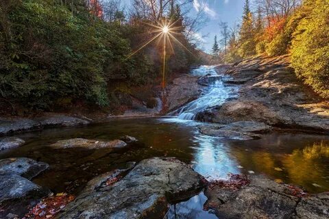 Осенью река освещена до дна впр